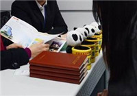 賣房留學(xué)月薪五千，出國(guó)到底值不值？